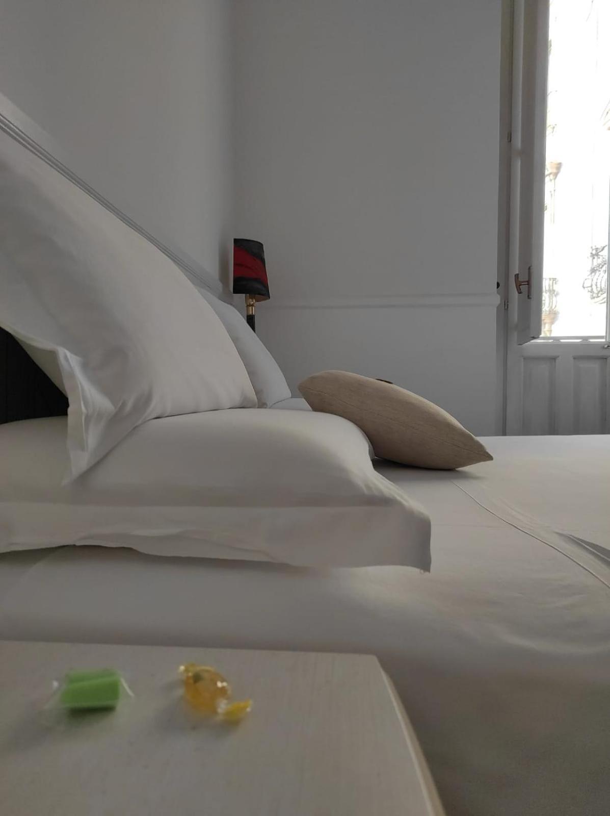 B&B Palazzo Sant'Alfano Κατάνια Δωμάτιο φωτογραφία